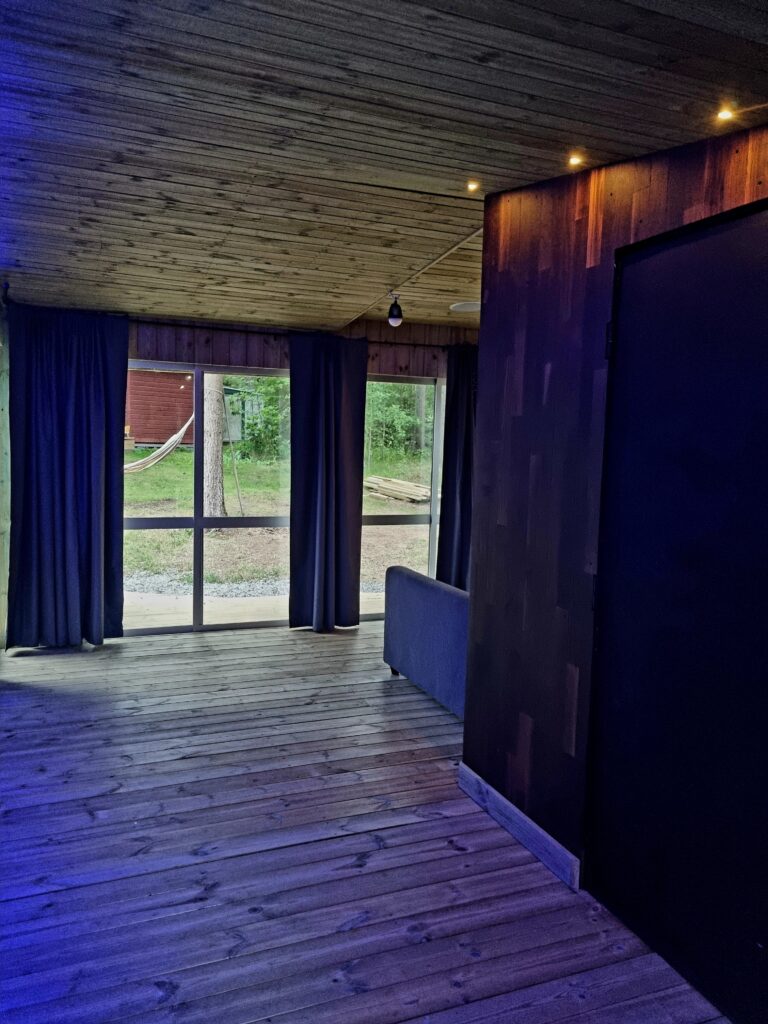 Altanbygge i Norrtälje – hållbar träkonstruktion byggd av MJ Bygg & Mark AB